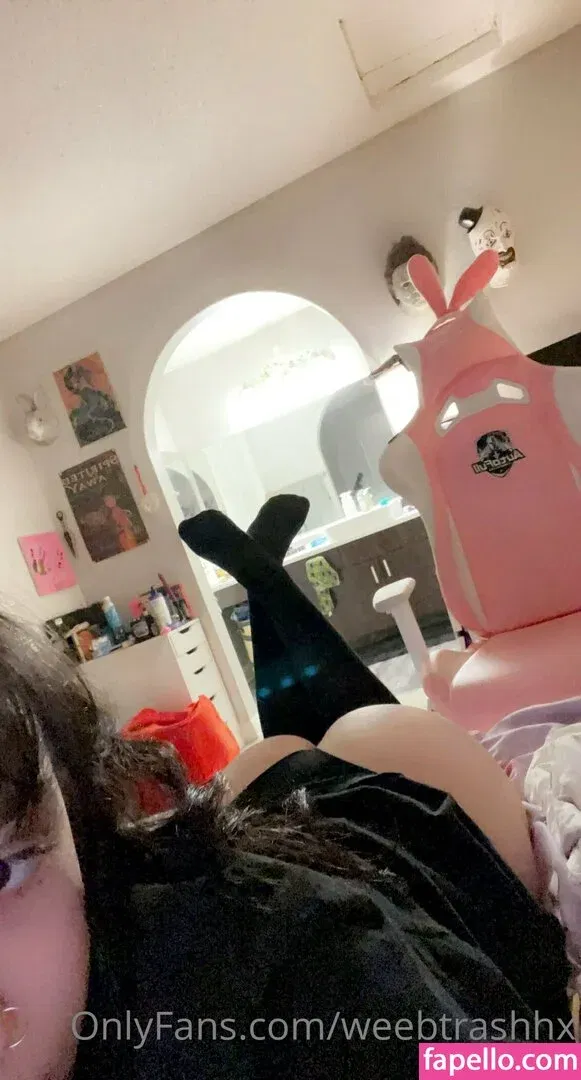 weebtrashhx Onlyfans Photo Gallery 