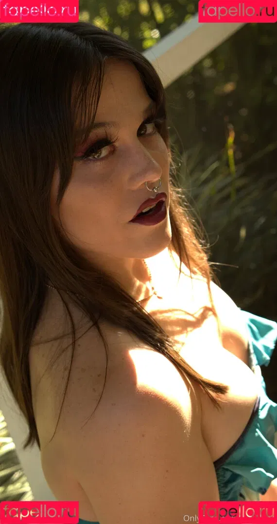 Nyxi Leon Onlyfans Photo Gallery 