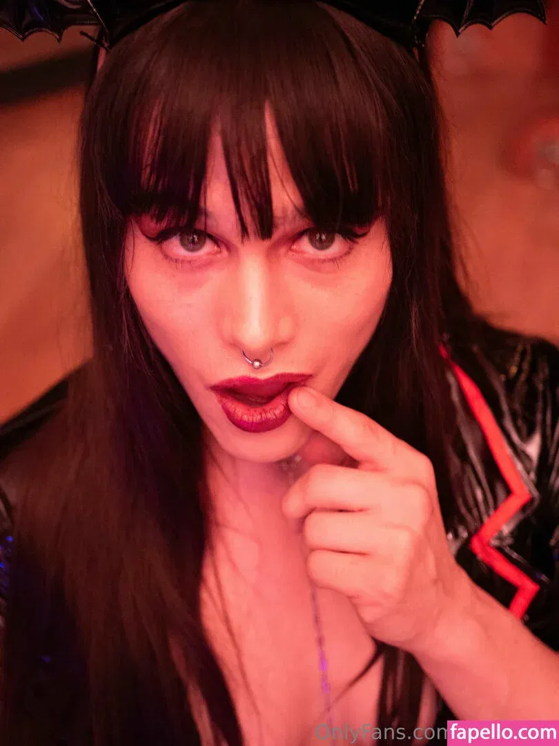 Nyxi Leon Onlyfans Photo Gallery 