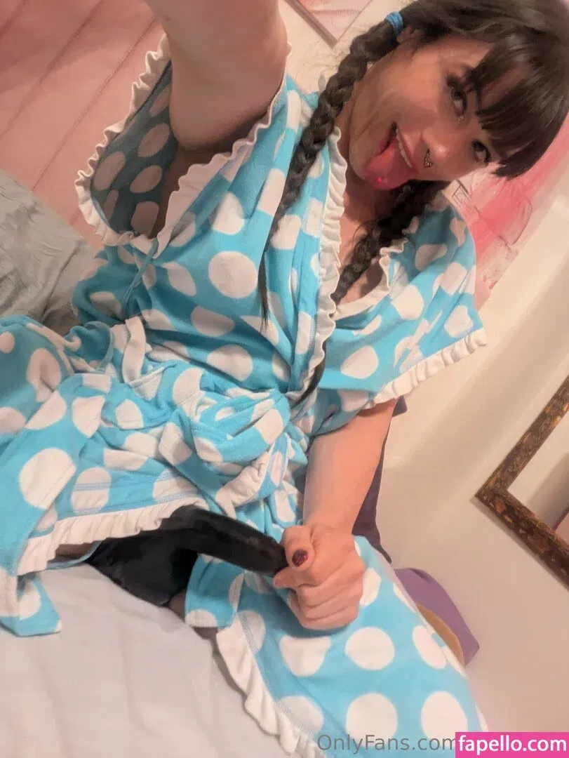 Nyxi Leon Onlyfans Photo Gallery 