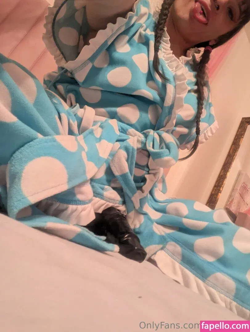 Nyxi Leon Onlyfans Photo Gallery 