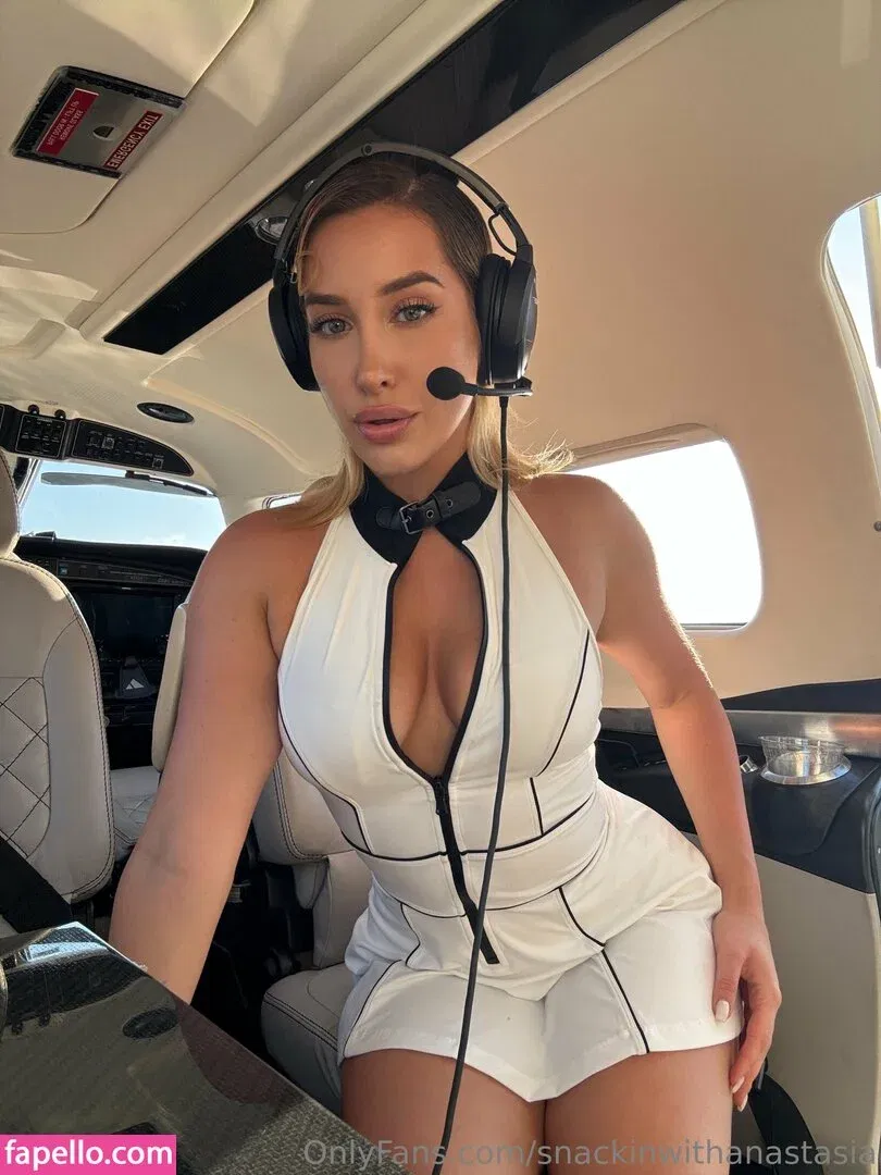 snackinwithanastasia Onlyfans Photo Gallery 