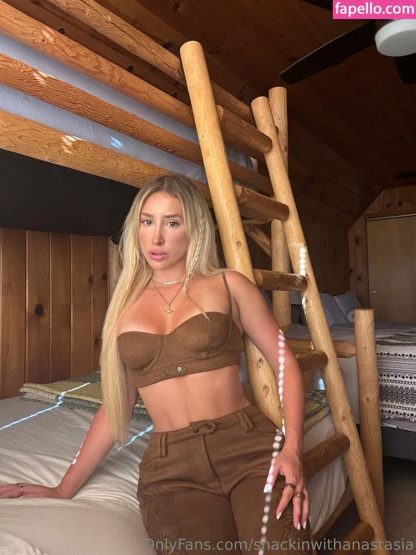 snackinwithanastasia Onlyfans Photo Gallery 