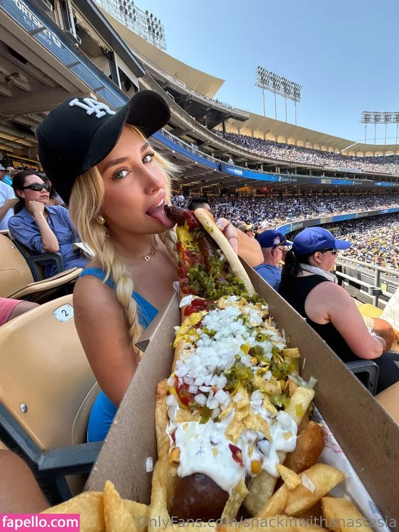 snackinwithanastasia Onlyfans Photo Gallery 