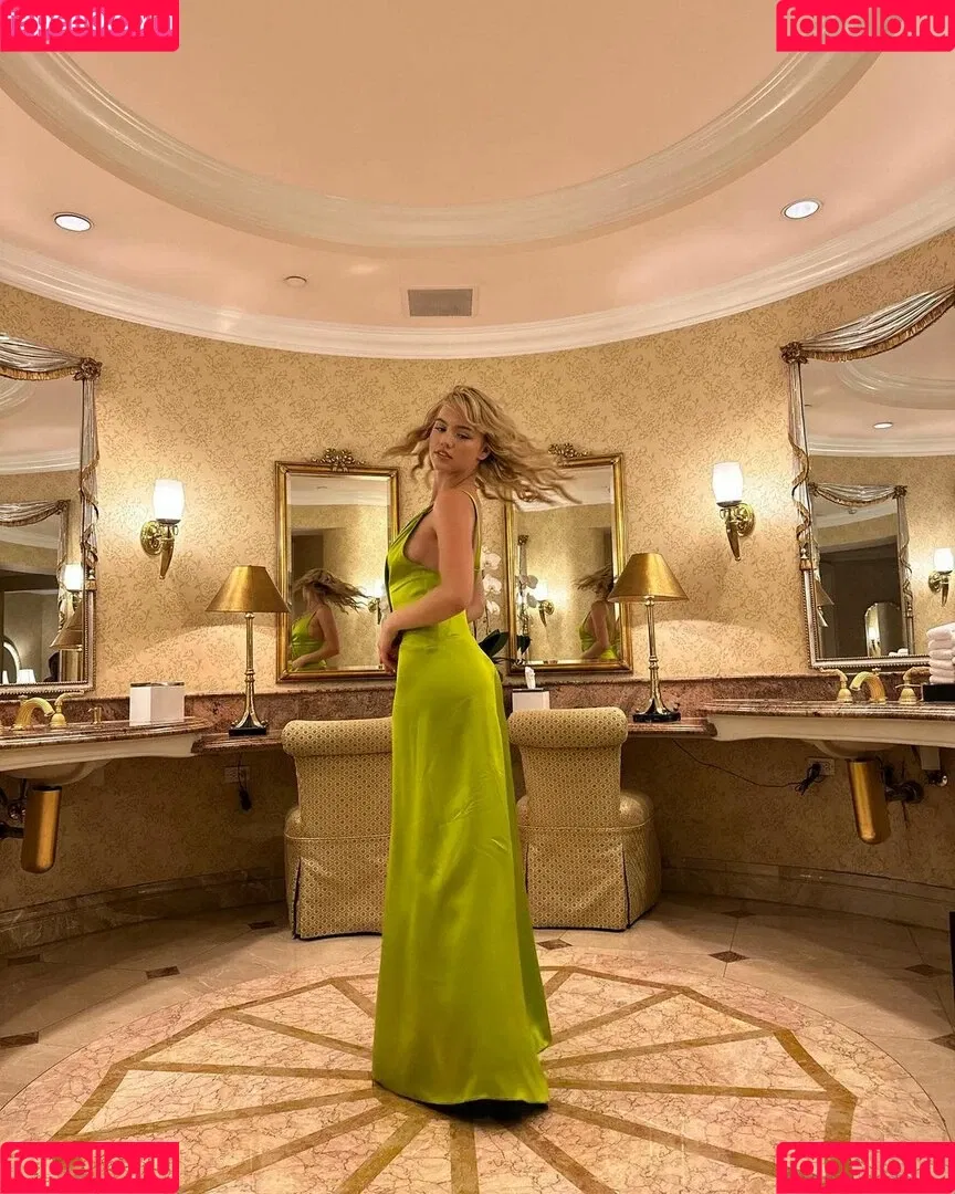 Emma Brooks Onlyfans Photo Gallery 