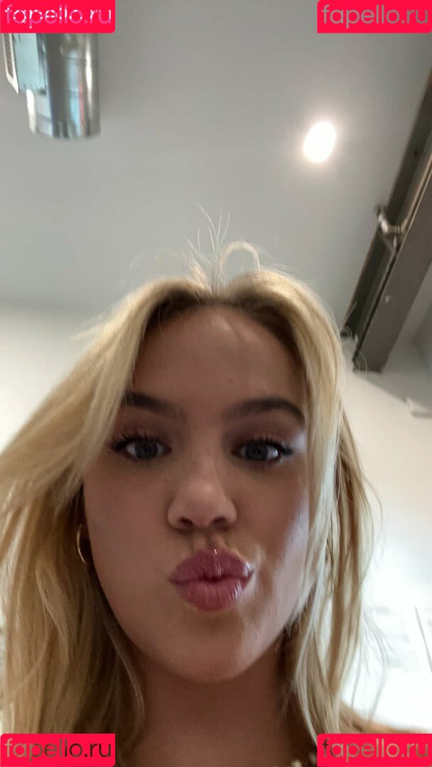 Emma Brooks Onlyfans Photo Gallery 