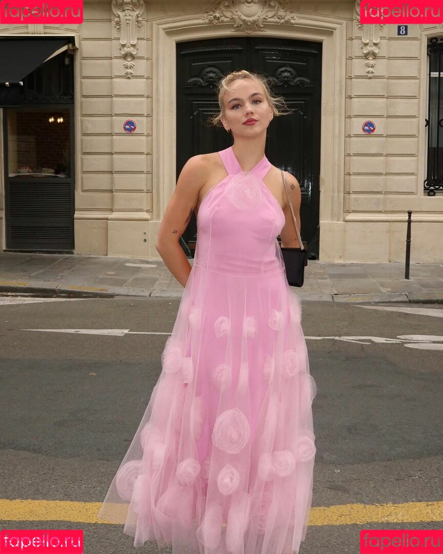 Emma Brooks Onlyfans Photo Gallery 