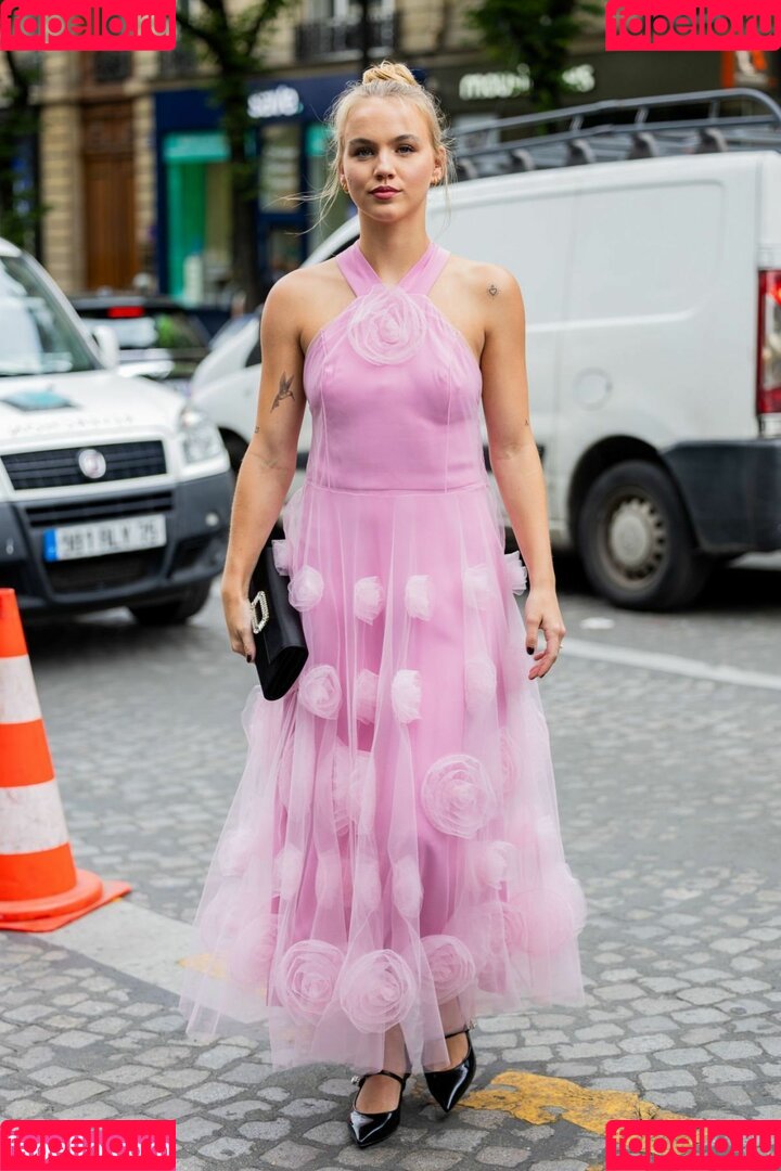 Emma Brooks Onlyfans Photo Gallery 