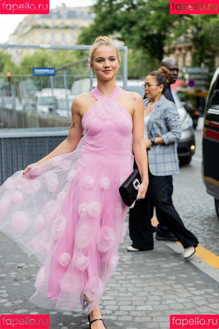 Emma Brooks Onlyfans Photo Gallery 