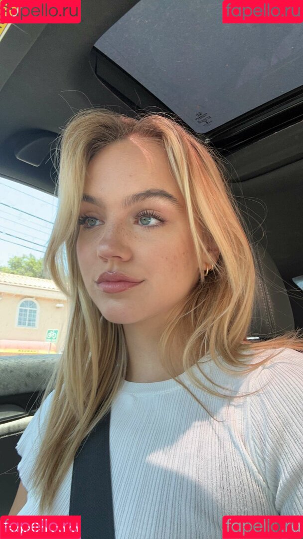 Emma Brooks Onlyfans Photo Gallery 