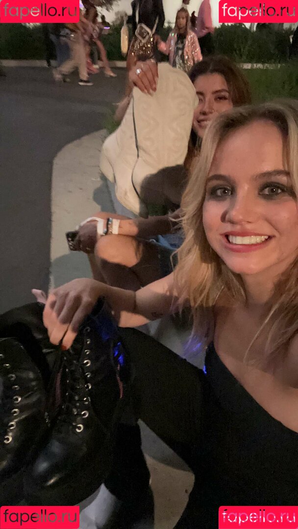 Emma Brooks Onlyfans Photo Gallery 