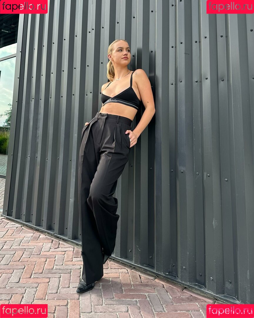 Emma Brooks Onlyfans Photo Gallery 