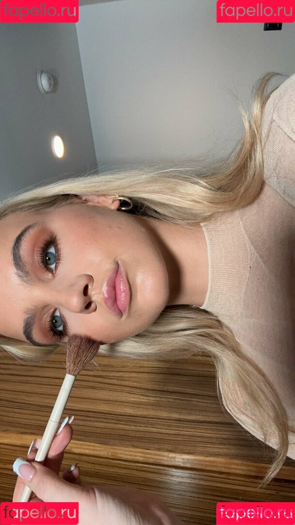 Emma Brooks Onlyfans Photo Gallery 