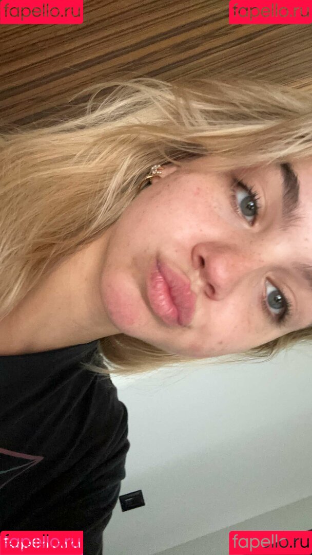 Emma Brooks Onlyfans Photo Gallery 