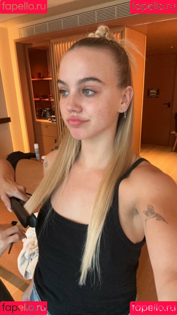 Emma Brooks Onlyfans Photo Gallery 