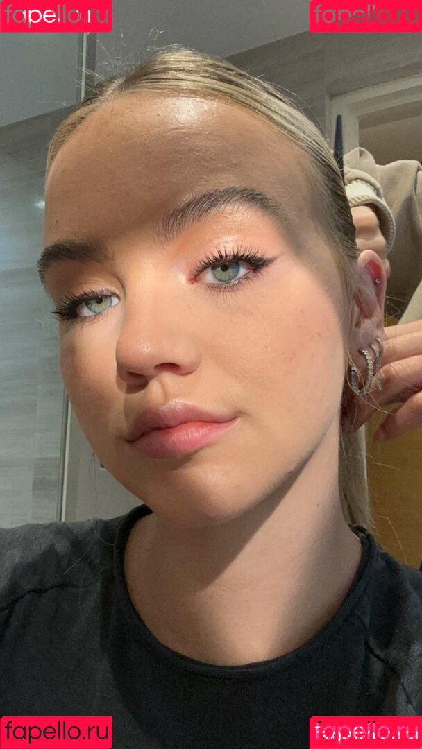 Emma Brooks Onlyfans Photo Gallery 