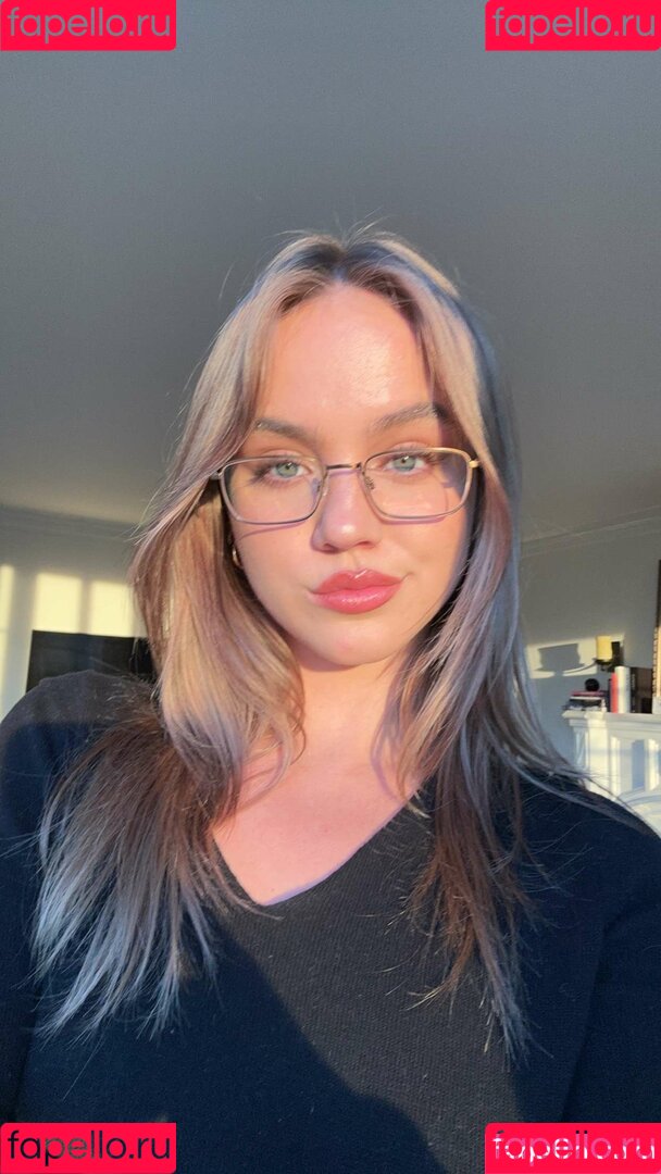 Emma Brooks Onlyfans Photo Gallery 