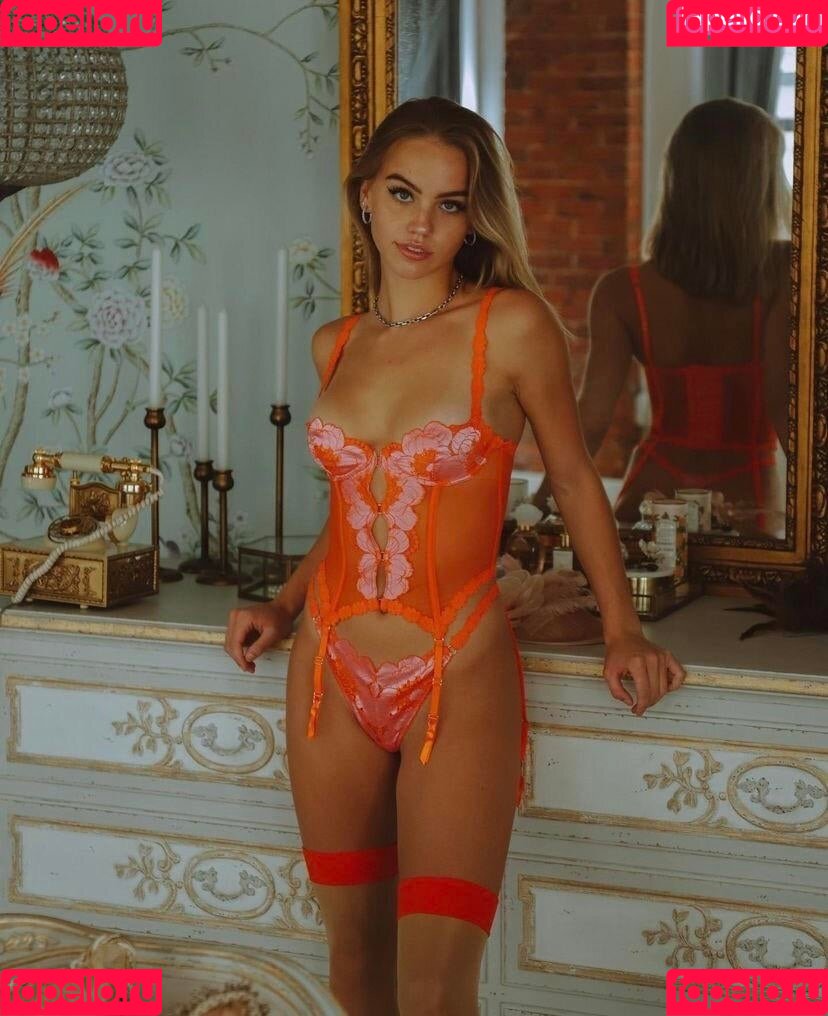 Emma Brooks Onlyfans Photo Gallery 