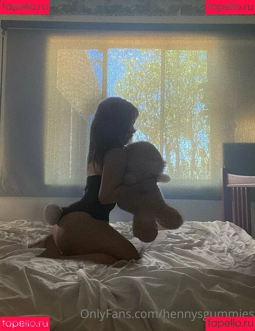 hennysgummies Onlyfans Photo Gallery 