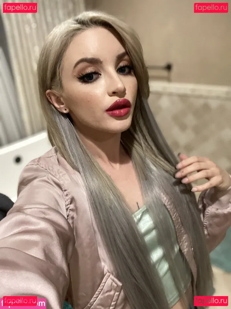 Lola Fae Onlyfans Photo Gallery 