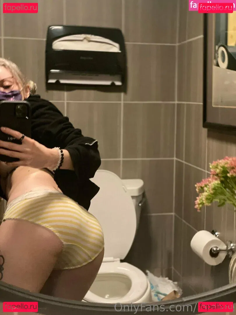 Lola Fae Onlyfans Photo Gallery 