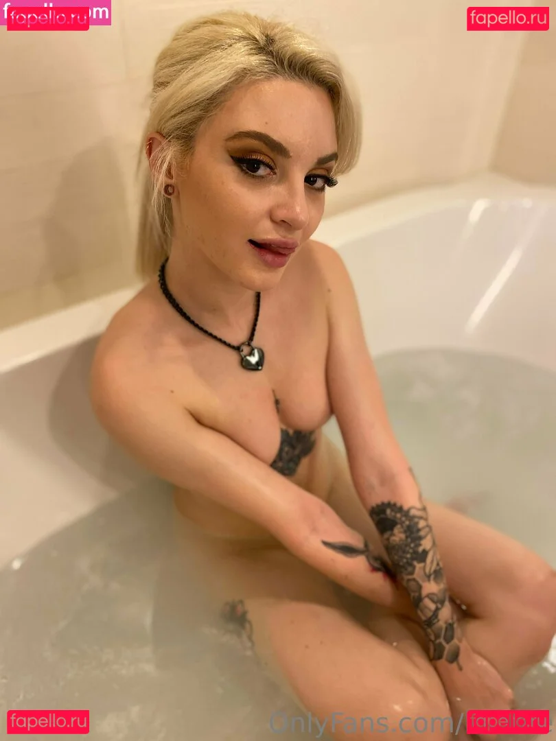 Lola Fae Onlyfans Photo Gallery 