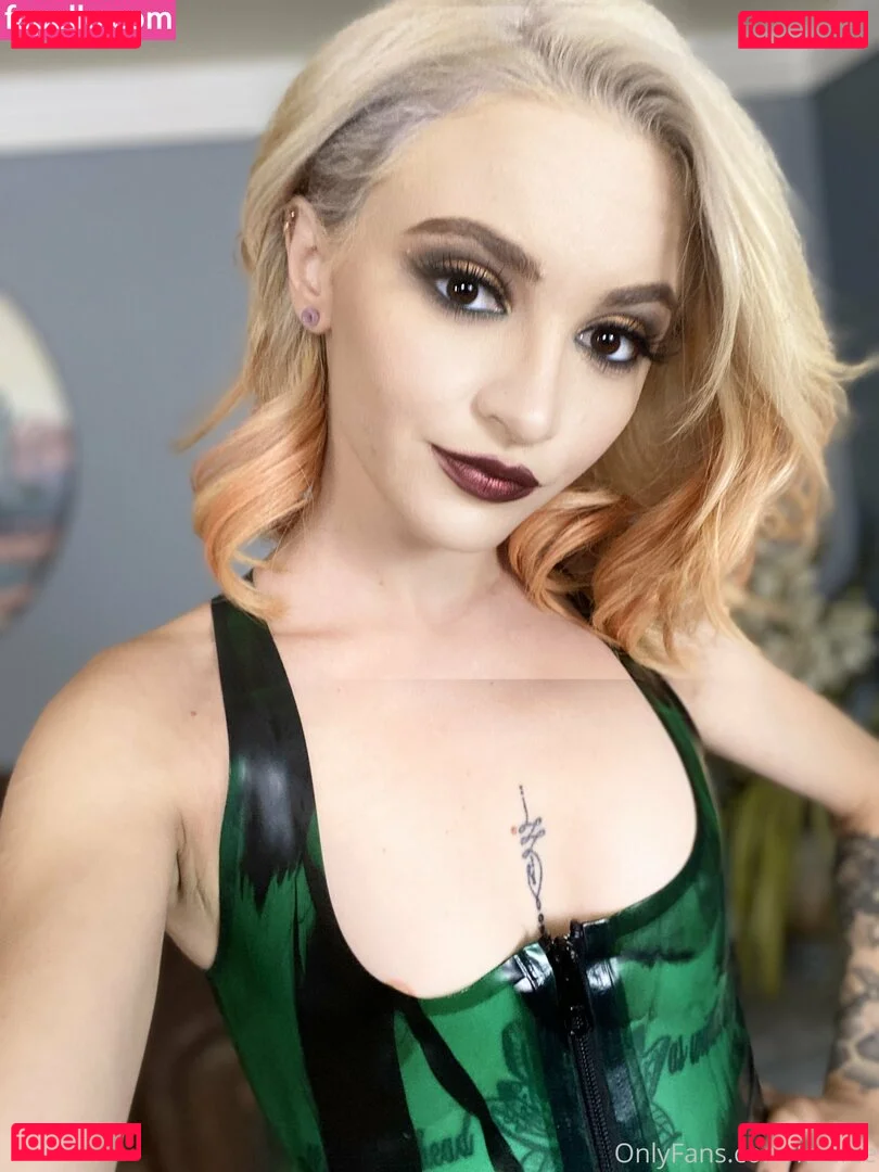 Lola Fae Onlyfans Photo Gallery 