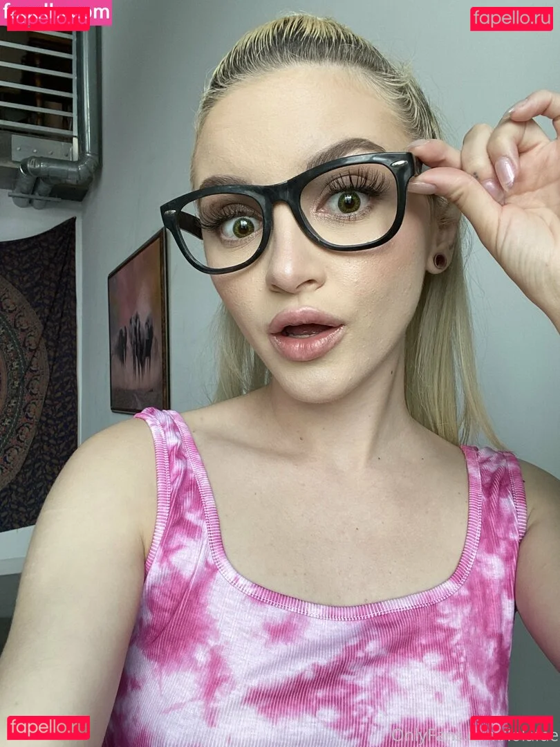 Lola Fae Onlyfans Photo Gallery 