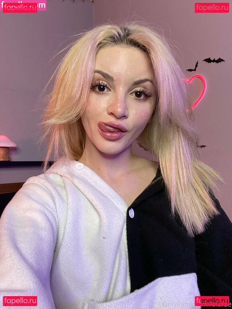 Lola Fae Onlyfans Photo Gallery 