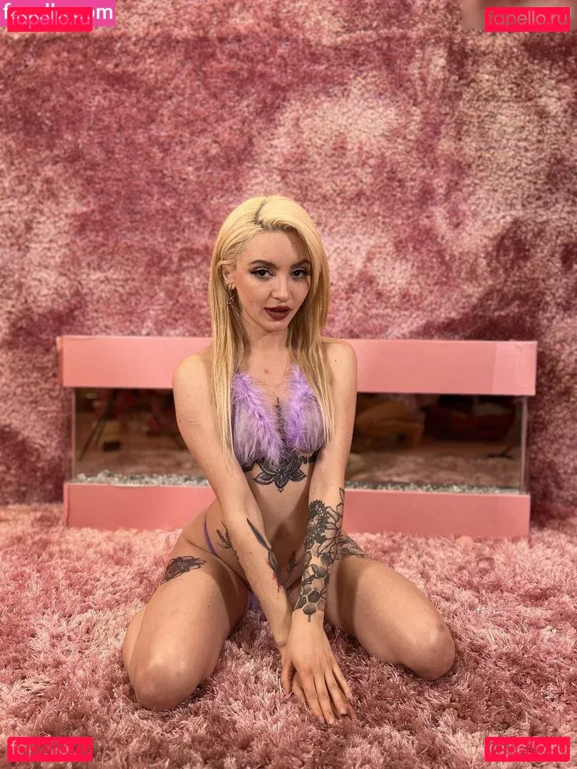 Lola Fae Onlyfans Photo Gallery 