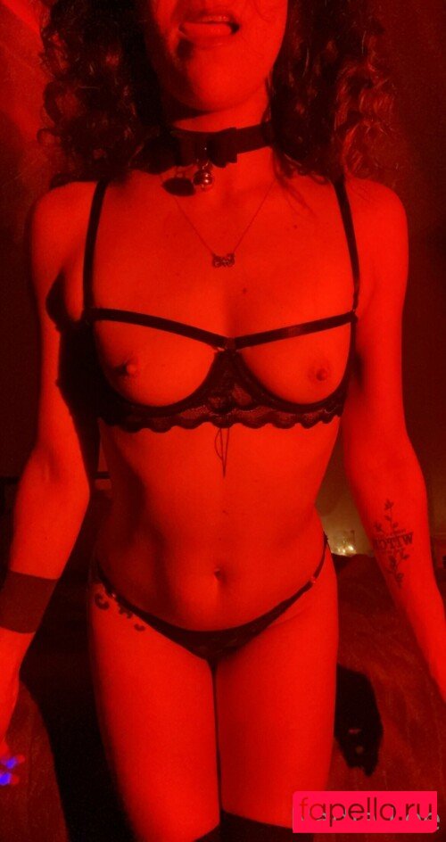 Naughty Nadia Nude Onlyfans Photo 9