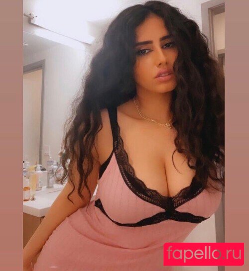 Model Ash Onlyfans Photo Gallery 