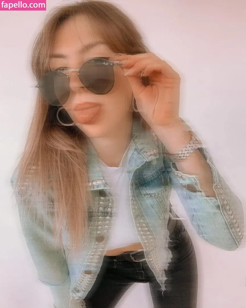 nadine-j.de Onlyfans Photo Gallery 