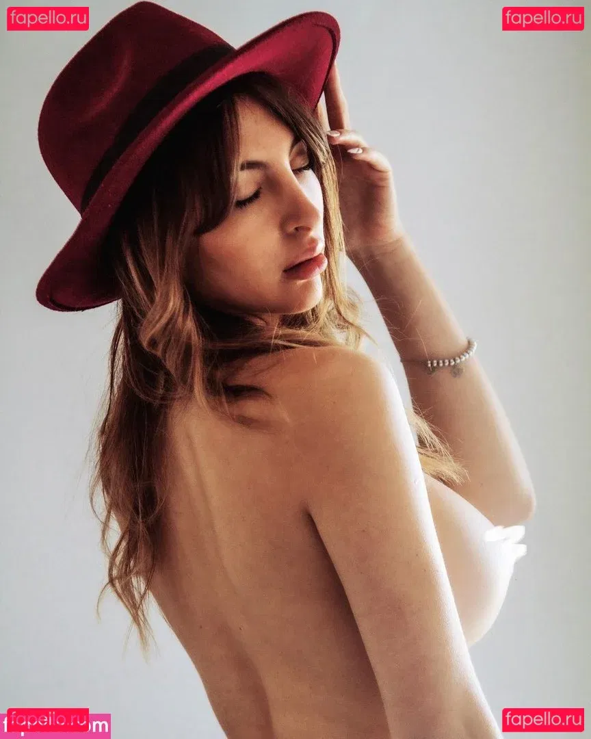 nadine-j.de Onlyfans Photo Gallery 