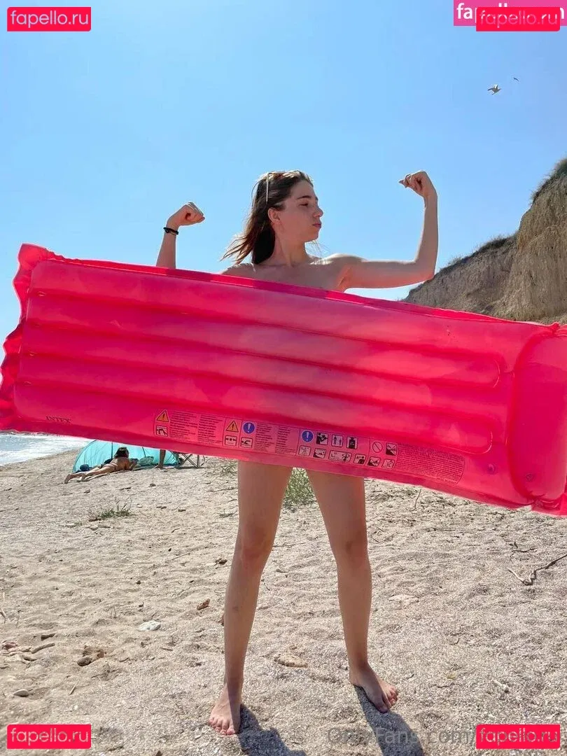 nadine-j.de Onlyfans Photo Gallery 