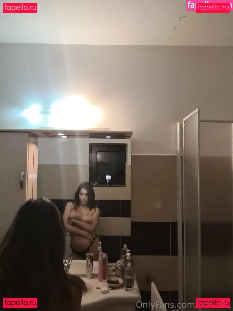 nadine-j.de Onlyfans Photo Gallery 