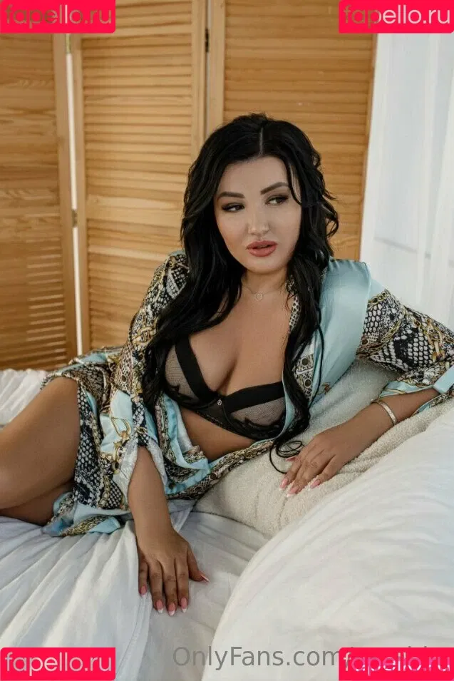 sarabig Onlyfans Photo Gallery 