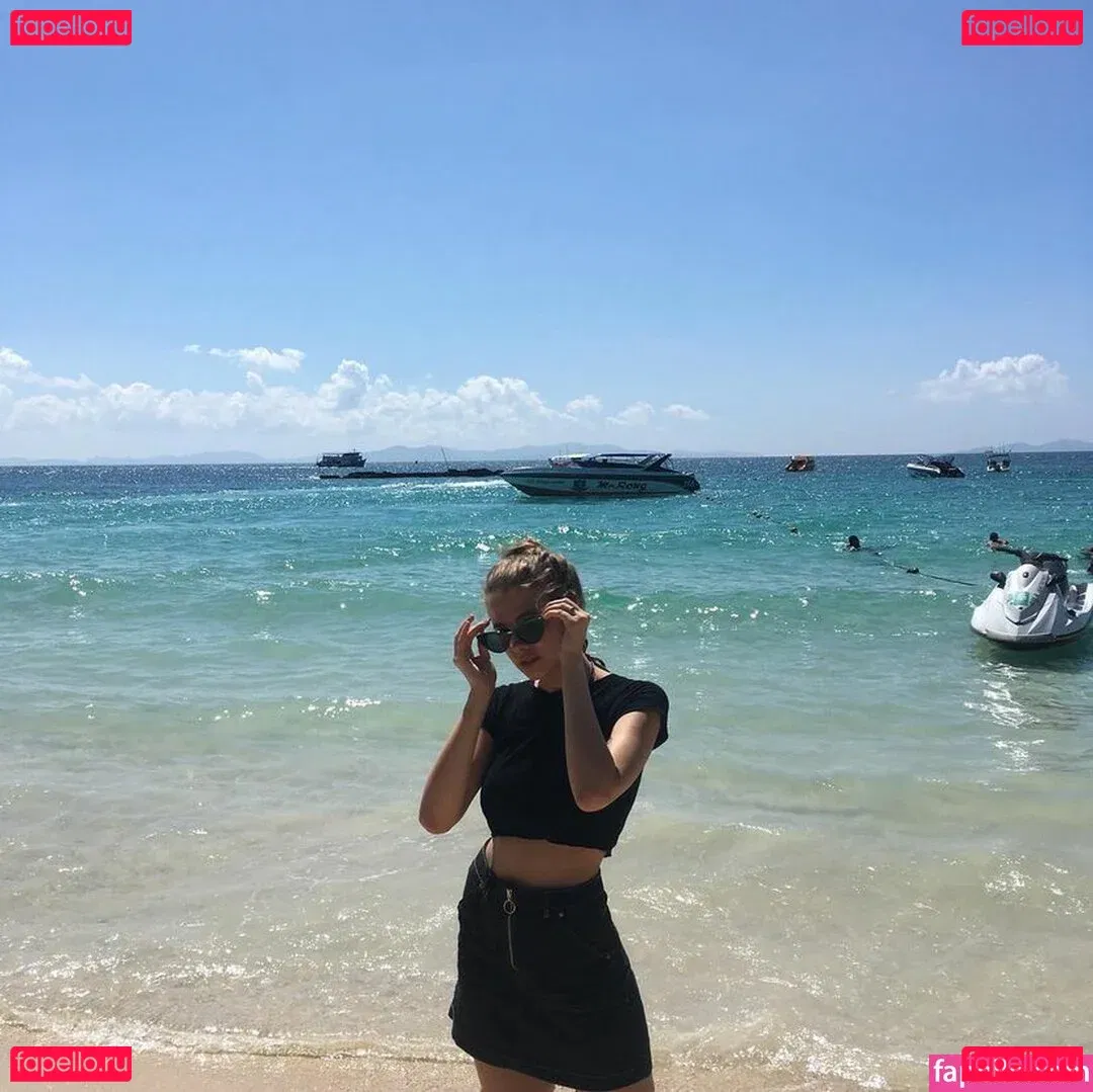 darina_cat Onlyfans Photo Gallery 