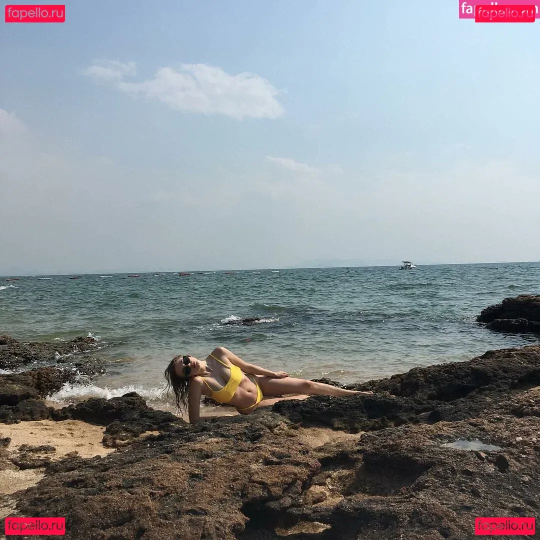 darina_cat Onlyfans Photo Gallery 