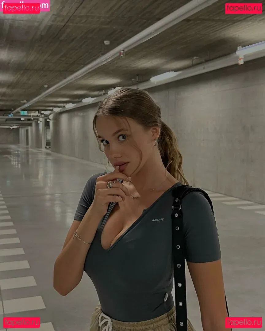 darina_cat Onlyfans Photo Gallery 