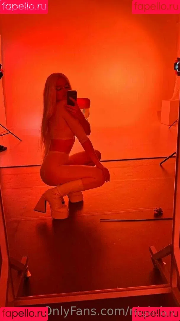 Nightlyy Onlyfans Photo Gallery 