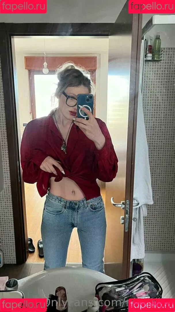 Nightlyy Onlyfans Photo Gallery 