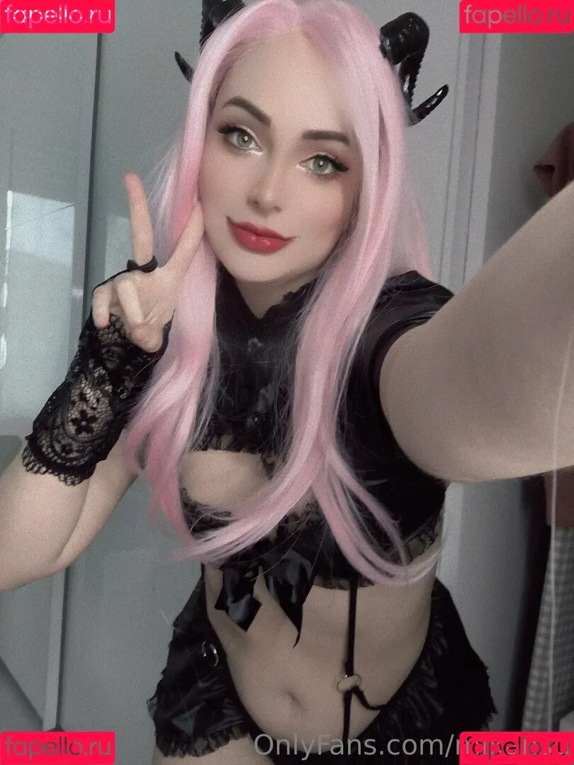 mikansg Onlyfans Photo Gallery 