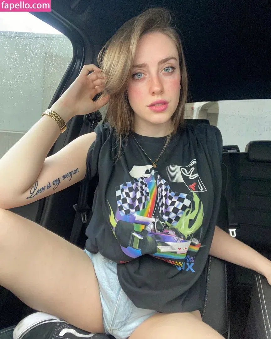 mikansg Onlyfans Photo Gallery 