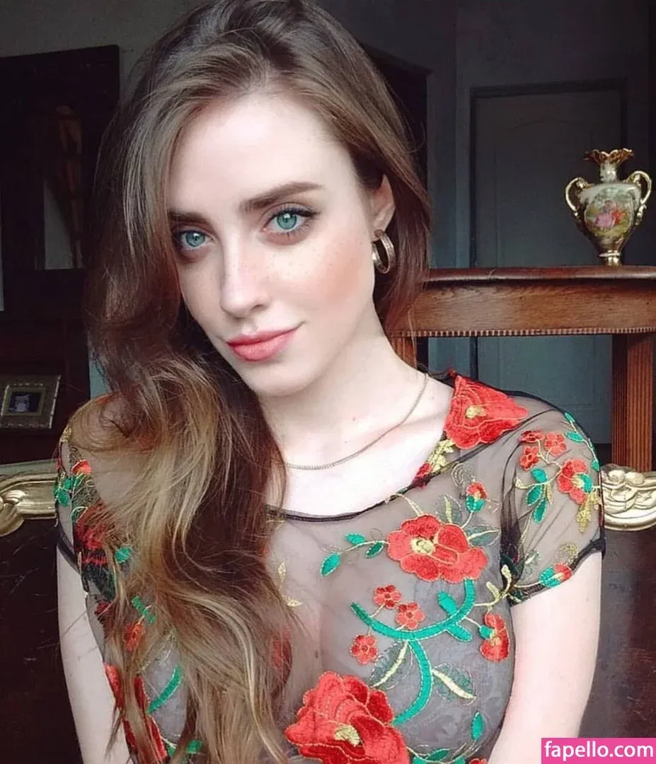 mikansg Onlyfans Photo Gallery 