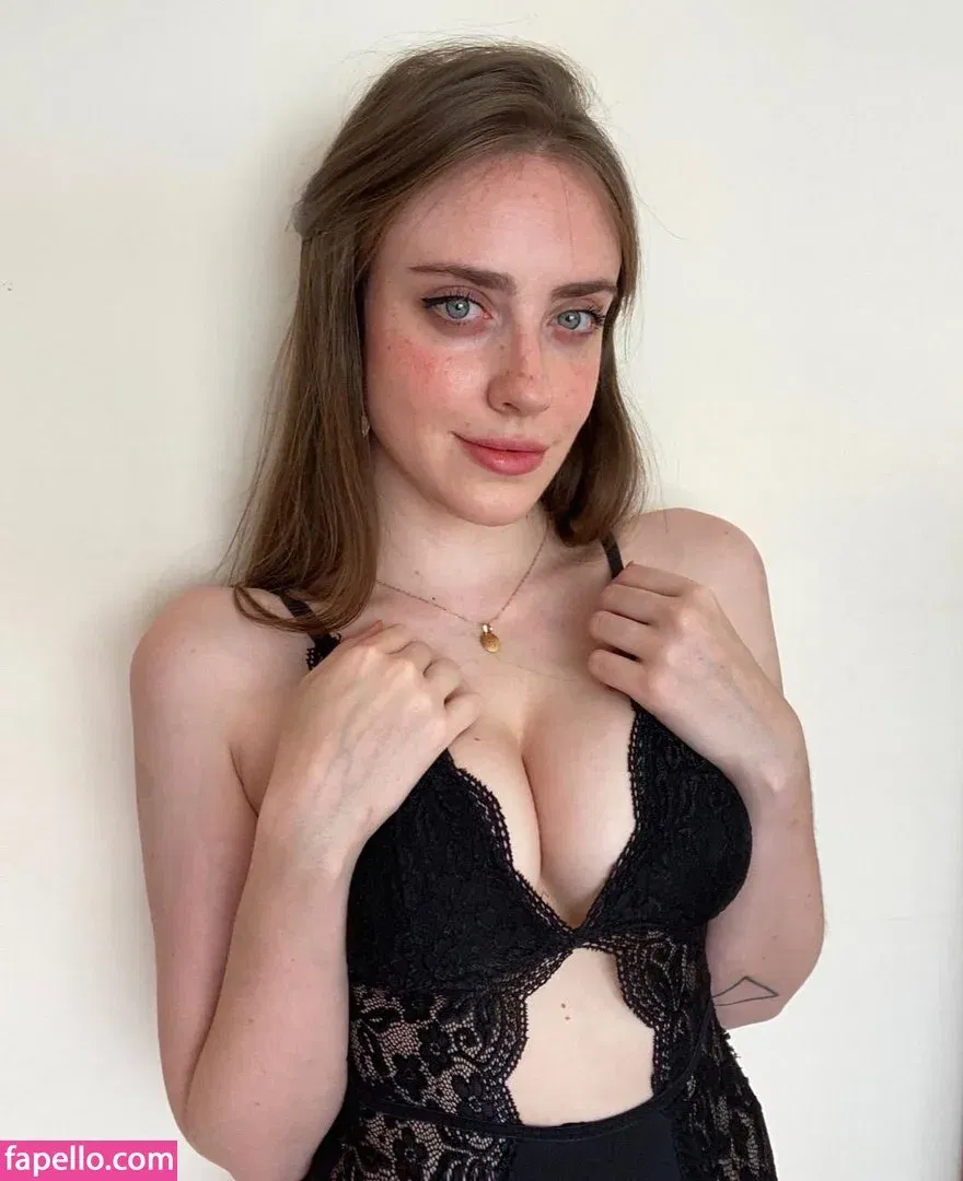 mikansg Onlyfans Photo Gallery 