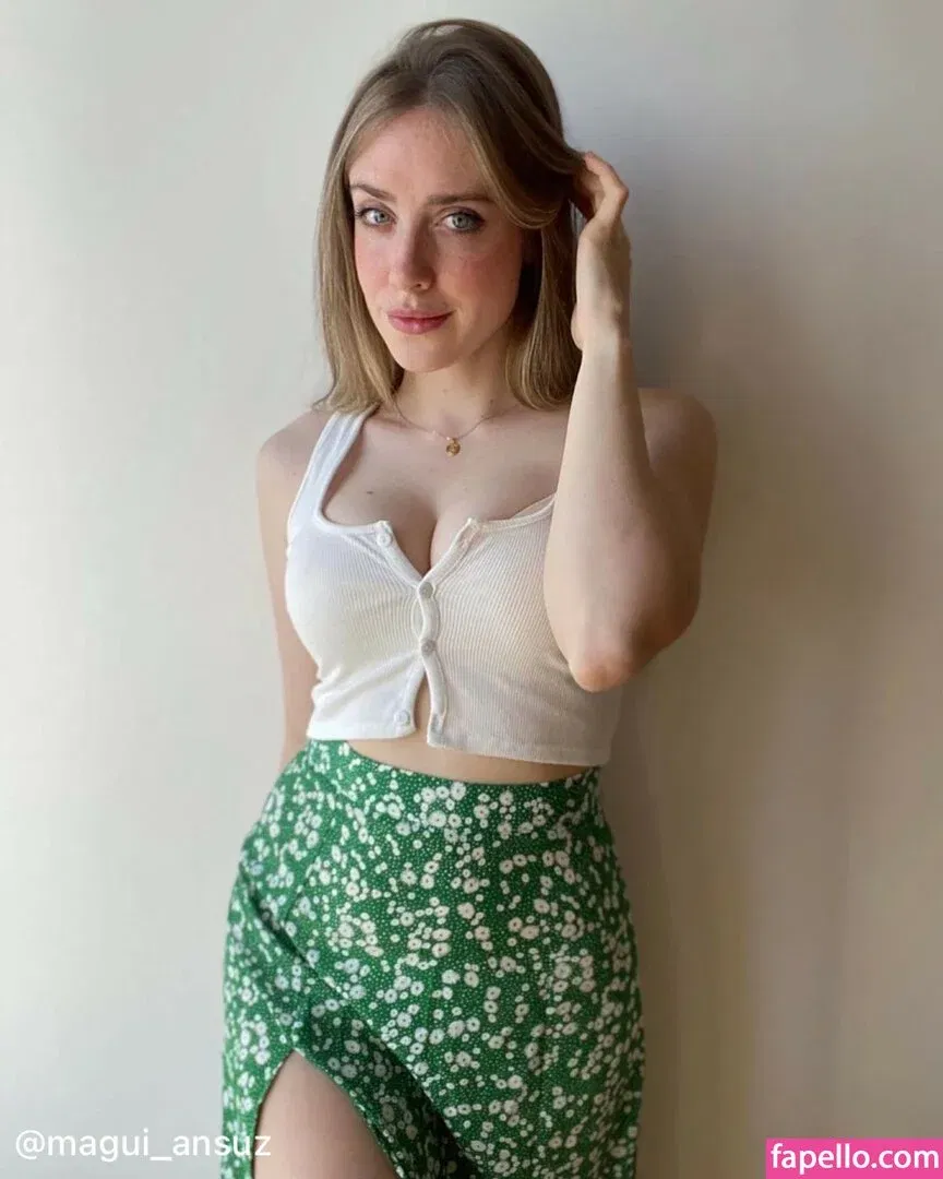 mikansg Onlyfans Photo Gallery 