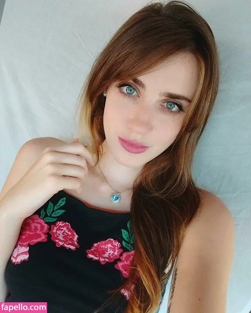 mikansg Onlyfans Photo Gallery 