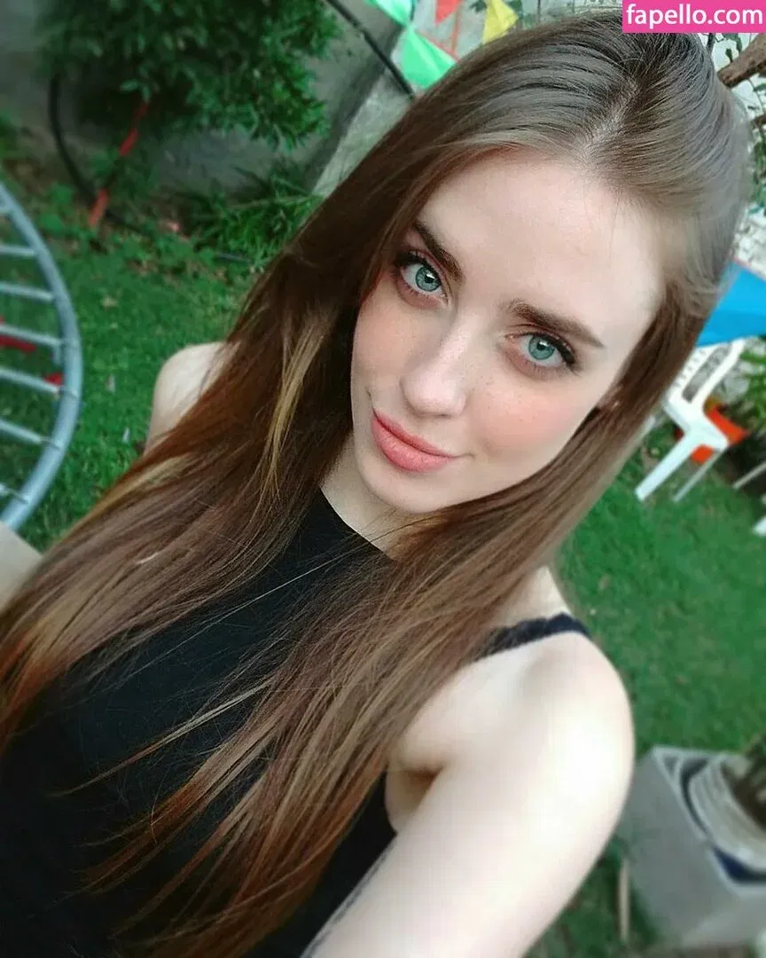 mikansg Onlyfans Photo Gallery 