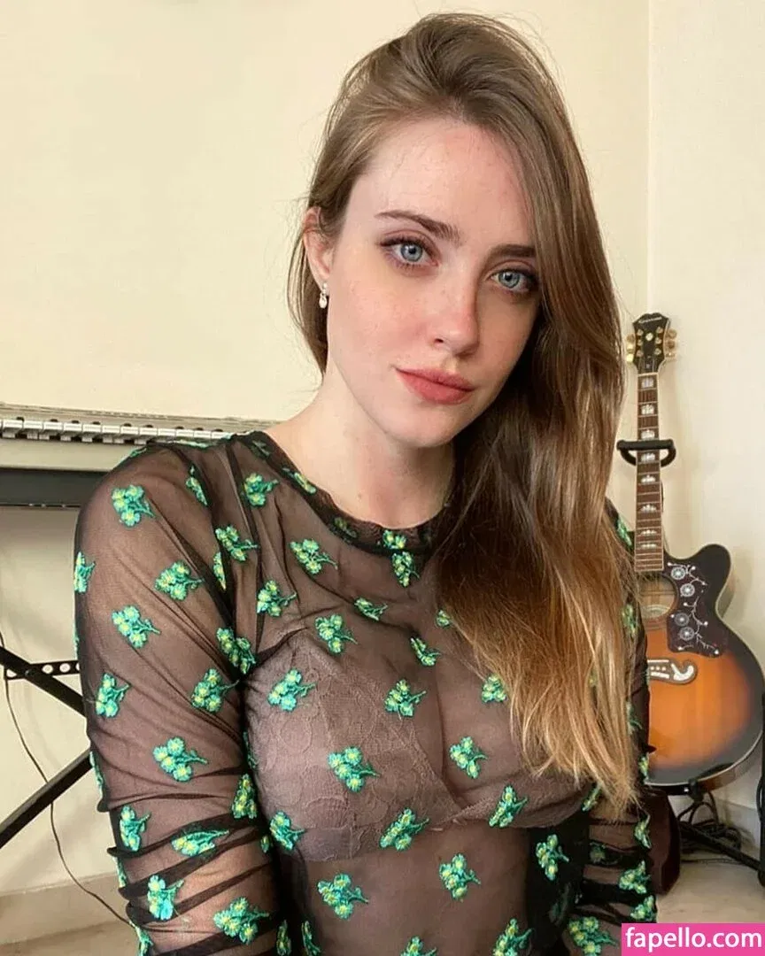 mikansg Onlyfans Photo Gallery 